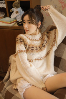 不戴乳罩的巨胸女教师